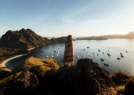 Labuan Bajo Ada Dimana? Temukan lokasi, daya tarik, cara menuju, hingga waktu terbaik untuk berkunjung ke destinasi eksotis indonesia ini.