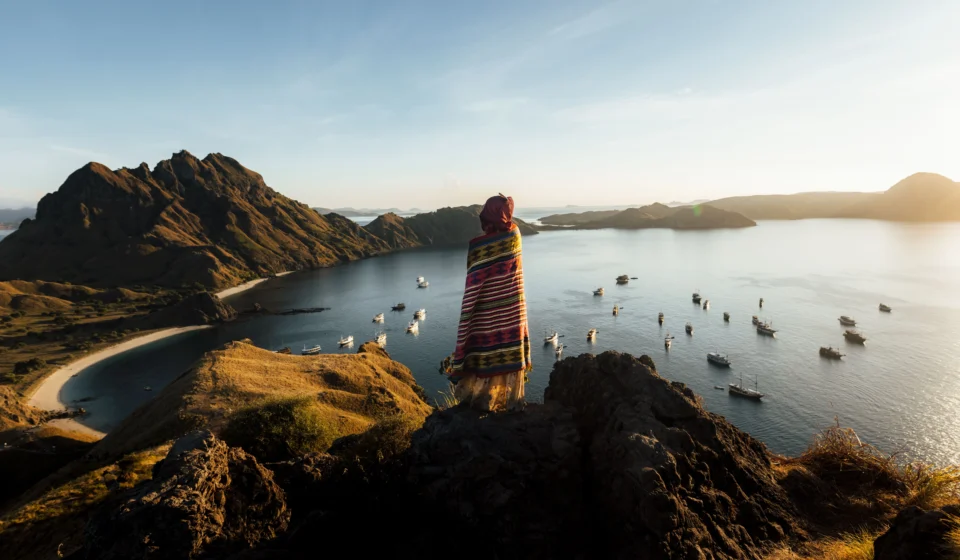 Labuan Bajo Ada Dimana? Temukan lokasi, daya tarik, cara menuju, hingga waktu terbaik untuk berkunjung ke destinasi eksotis indonesia ini.