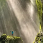Panduan lengkap Curug Walet Bogor mulai dari lokasi, rute perjalanan, tiket masuk, hingga tips trekking ke air terjun tersembunyi di Sentul.