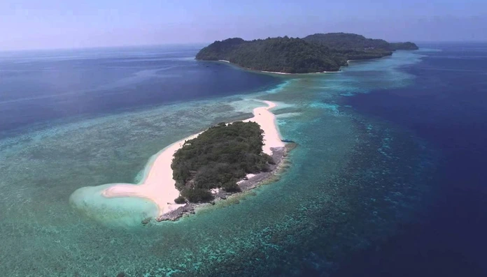 Temukan 10 destinasi Banda Neira dengan spot foto instagramable paling ikonik. Lengkap dengan lokasi, tips, dan pengalaman terbaik untukmu.