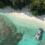Pulau Sebesi adalah destinasi eksotis di Lampung dekat Krakatau. Simak lokasi, rute, aktivitas, dan tips liburan lengkap di sini.