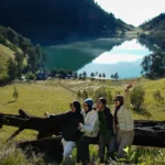 Ranu Kumbolo Dimana? Ini Lokasi, Jalur, dan Pesona yang Bikin Kangen Cari tahu Ranu Kumbolo dimana, lokasi, jalur pendakian, daya tarik, hingga tips lengkap menuju danau indah di Gunung Semeru.