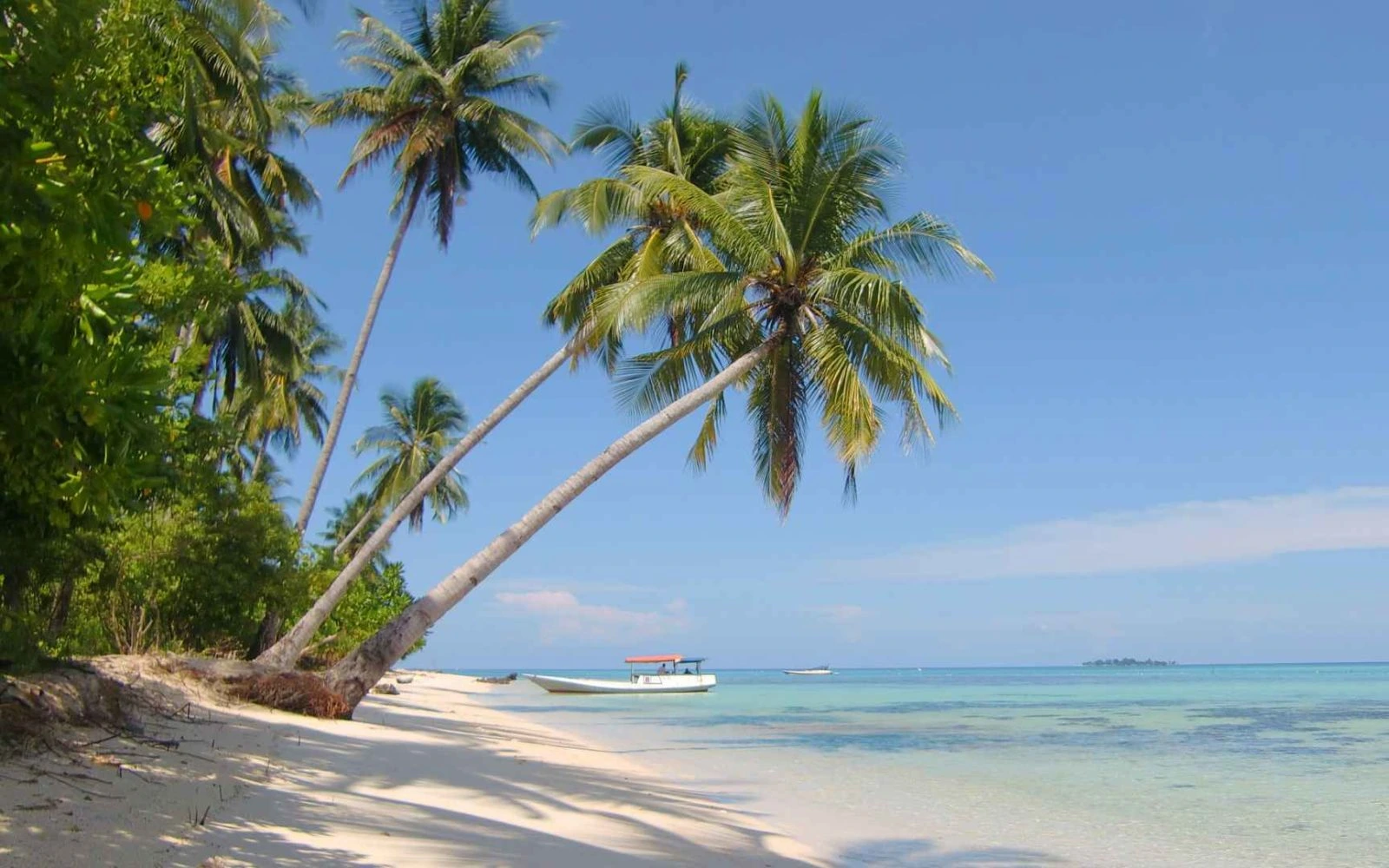 pantai karimunjawa