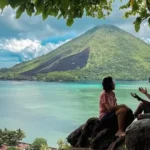 Cari tahu waktu terbaik ke Banda Neira agar liburan lebih maksimal. Lengkap dengan info musim, cuaca, dan tips penting untuk traveler.