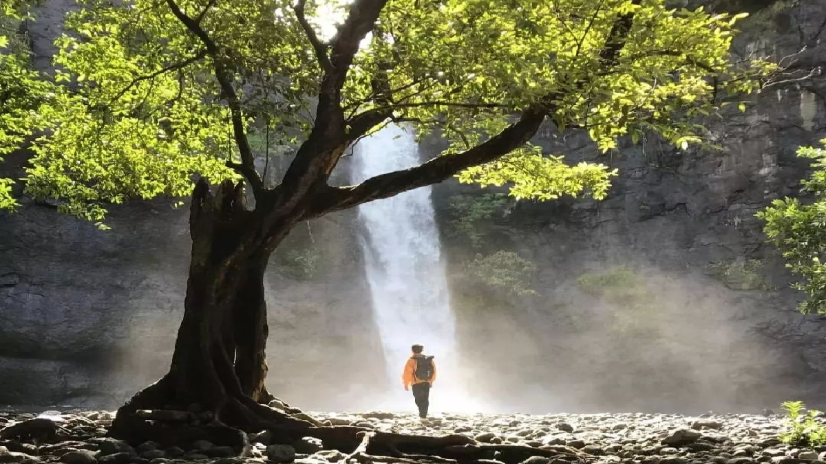 Pesona Curug Larangan Sukabumi, Destinasi Alam yang Bikin Betah